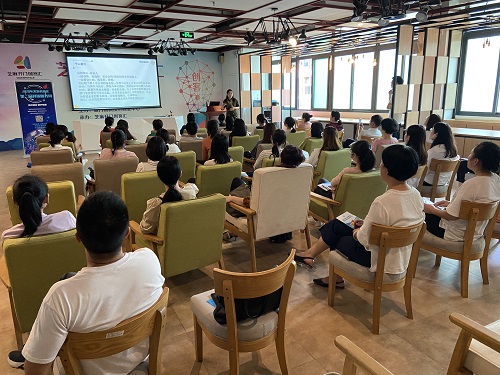 创业中心举办科技周企业所得税汇算清缴讲座
